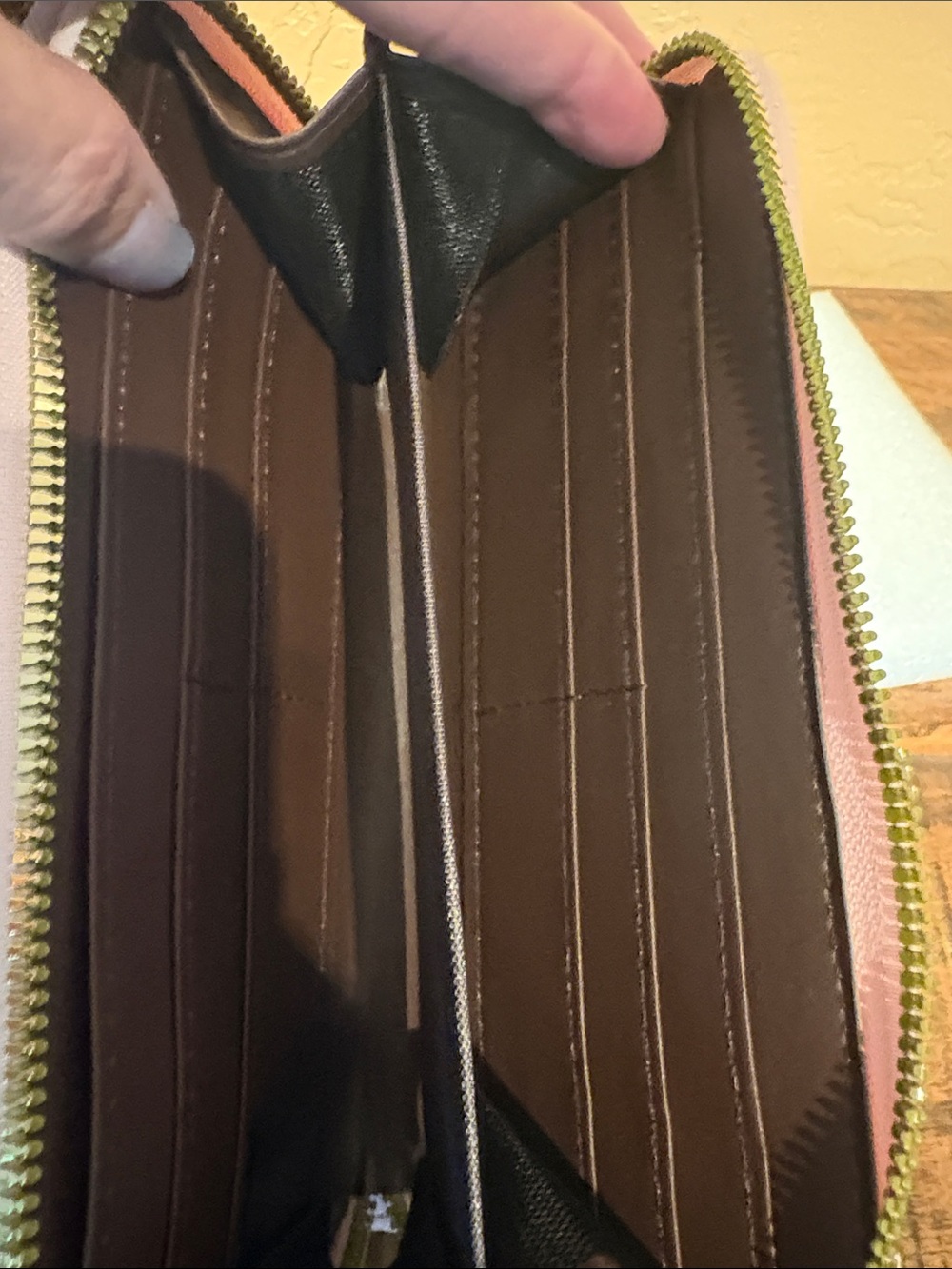 Blush Crush NWT Pink Quilted Vegan Leather Double Zip Large Wallet - Picture 7 of 7